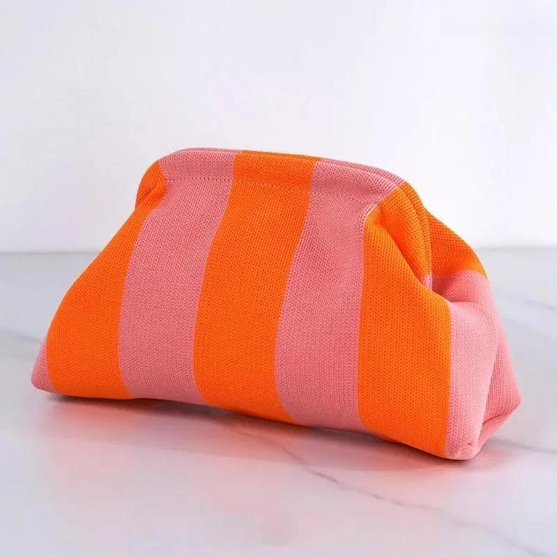 여성용 크로셰 클러치 백 – 가벼운 직조 클라우드 &  - Women'S Fashion Gifts 리뷰 및 가격